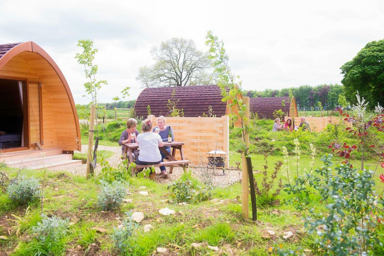 Campion Glamping Pod Hotel Cheltenham Exterior photo